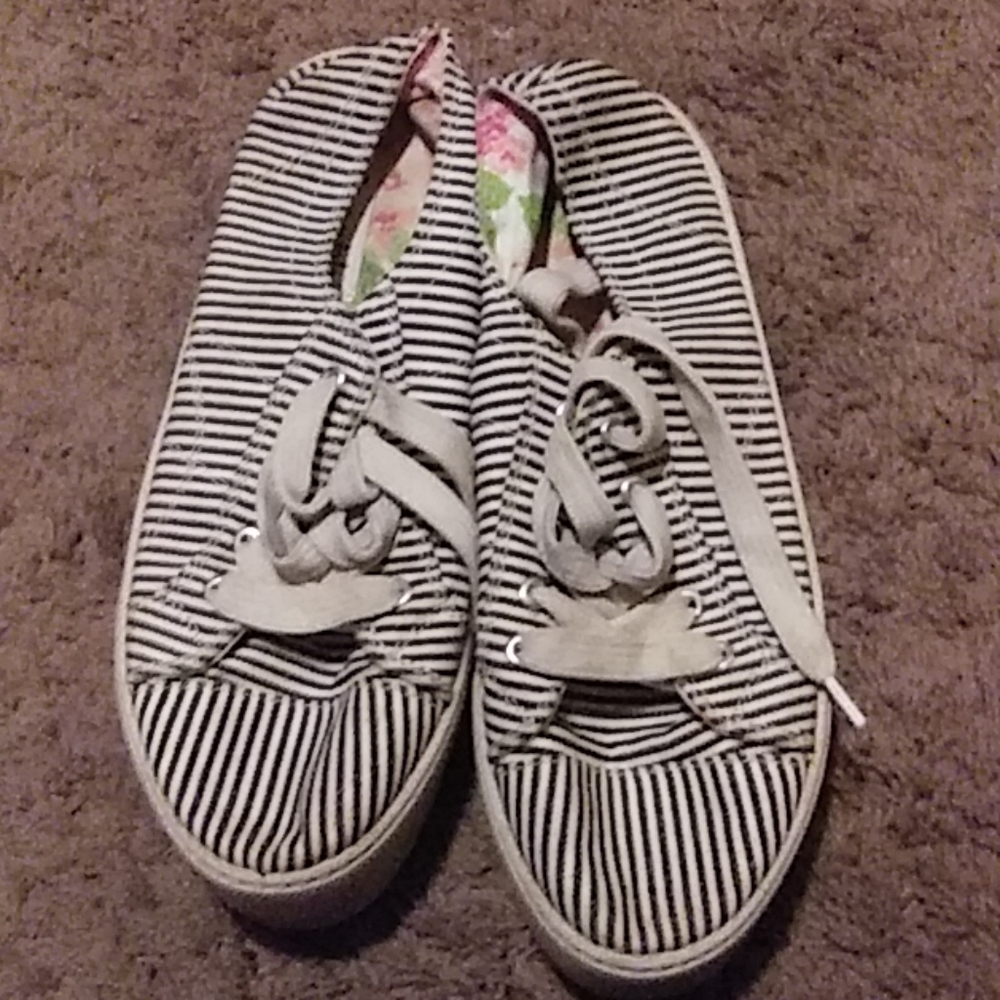 Aeropostale shoes